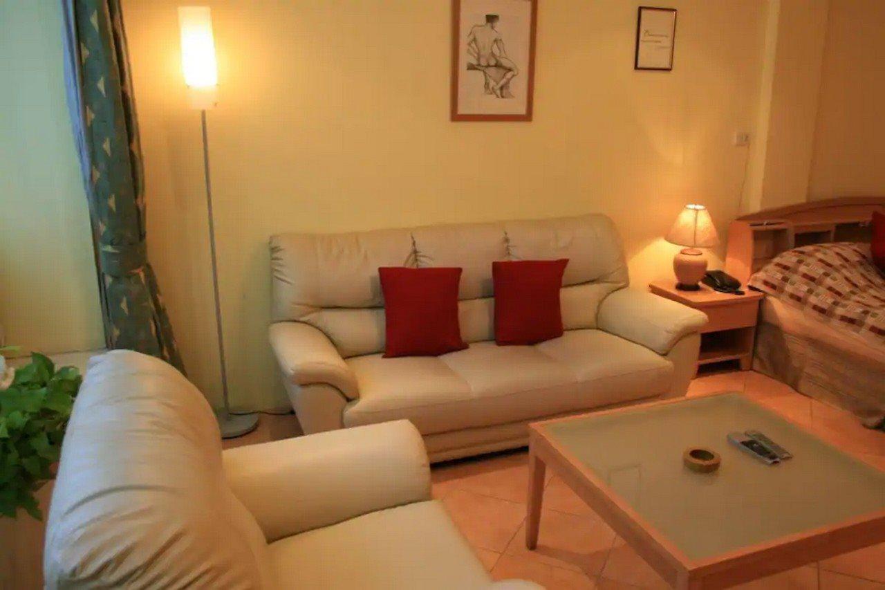 Aquarius Gay Guesthouse & Sauna Patong Esterno foto