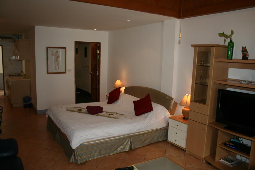 Aquarius Gay Guesthouse & Sauna Patong Esterno foto