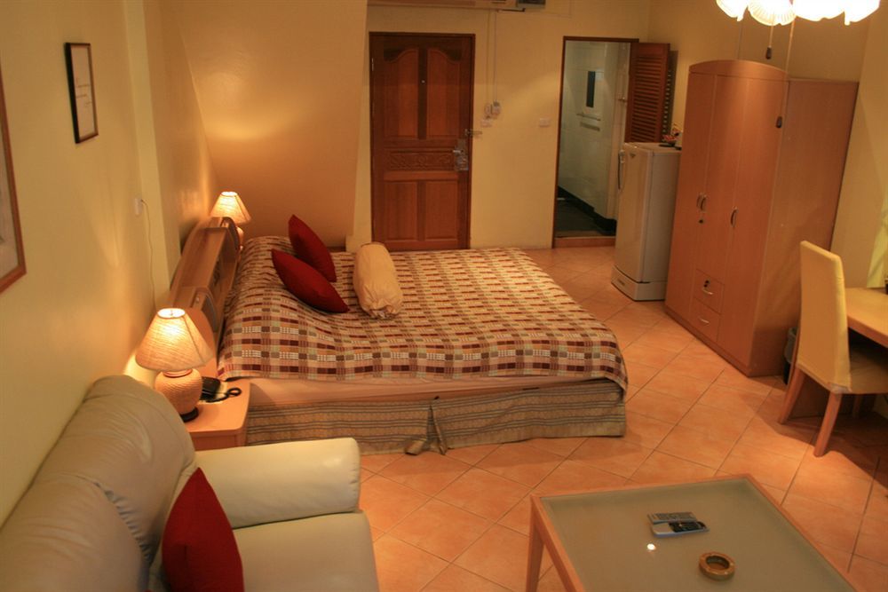 Aquarius Gay Guesthouse & Sauna Patong Esterno foto