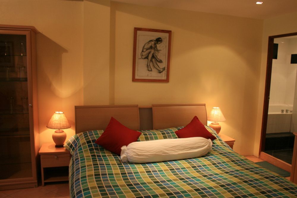 Aquarius Gay Guesthouse & Sauna Patong Esterno foto