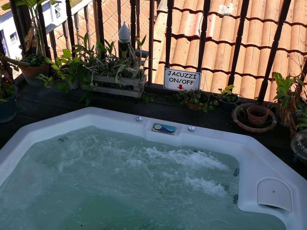 Aquarius Gay Guesthouse & Sauna Patong Esterno foto