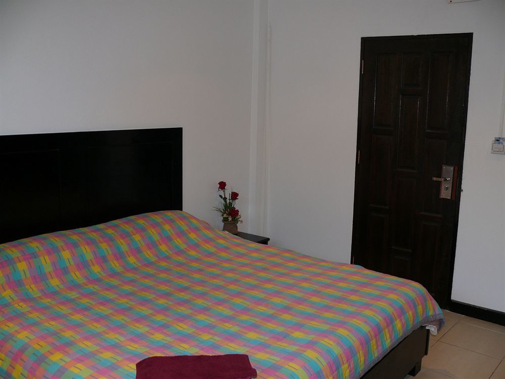 Aquarius Gay Guesthouse & Sauna Patong Esterno foto