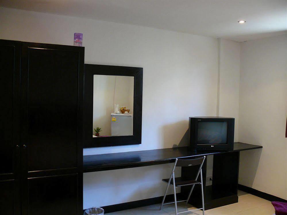 Aquarius Gay Guesthouse & Sauna Patong Esterno foto
