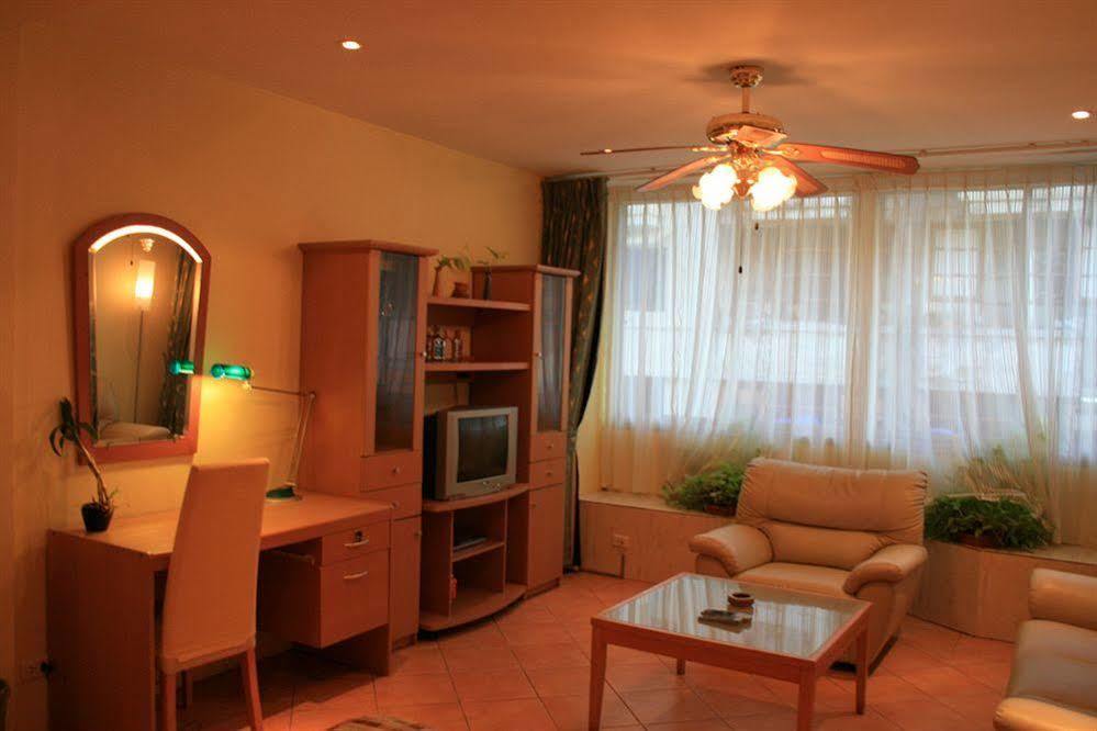 Aquarius Gay Guesthouse & Sauna Patong Esterno foto