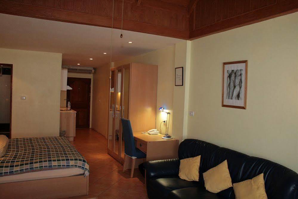 Aquarius Gay Guesthouse & Sauna Patong Esterno foto